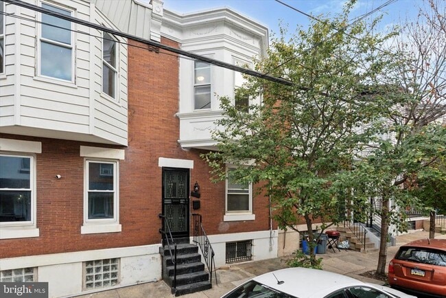 Building Photo - 1323 N 28th St
