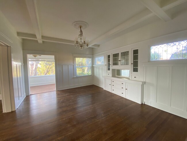 Building Photo - Remodeled Gorgeous House on Cul-de-Sac AND...