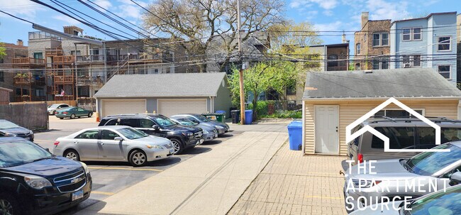 Building Photo - 4330 N Sheridan Rd