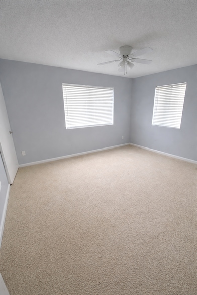 Building Photo - 2925 Lichen Ln