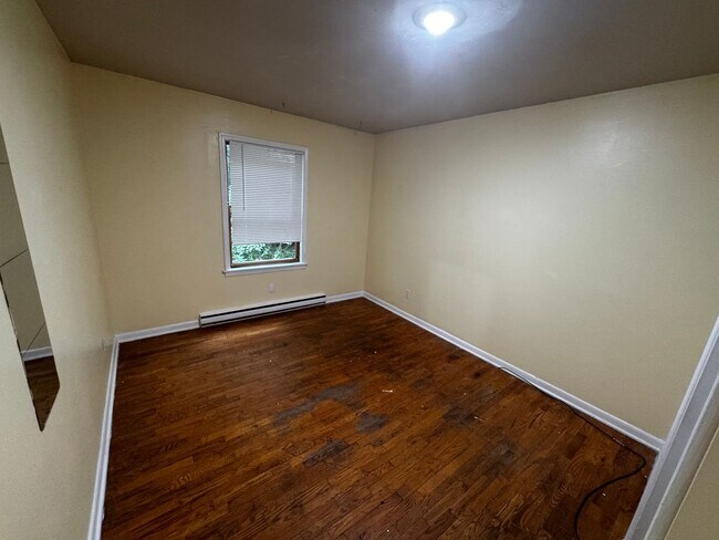 Building Photo - 568 Spartan Ave