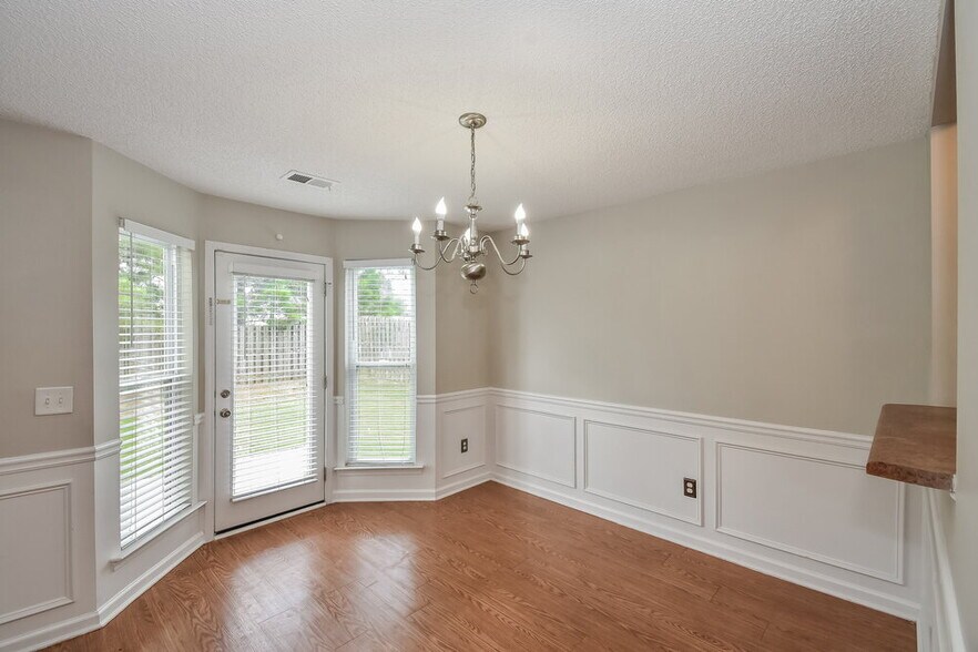 Building Photo - 57 Darbys Run Ct