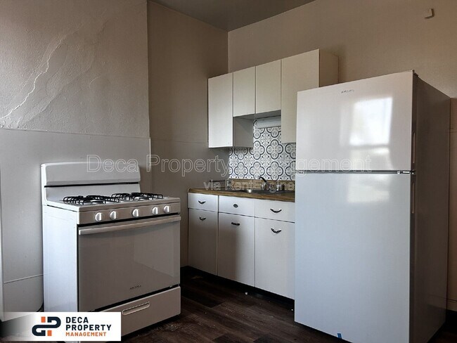Building Photo - 3226 Utah St
