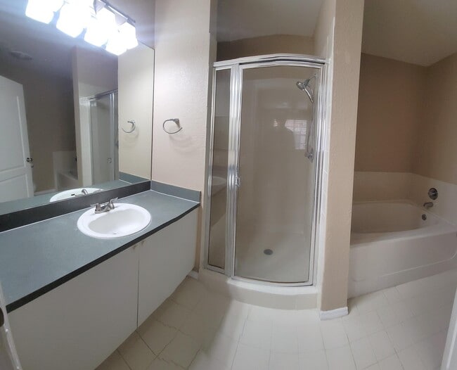 Building Photo - 401 Belmont Pl