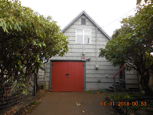Primary Photo - 634 NW Lee St