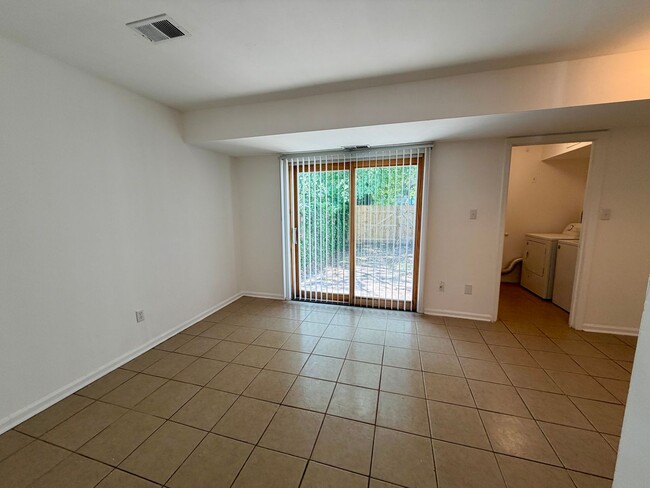 Building Photo - 68 Village Dr