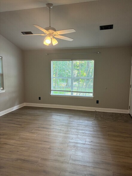 Building Photo - 57376 Beech Ave