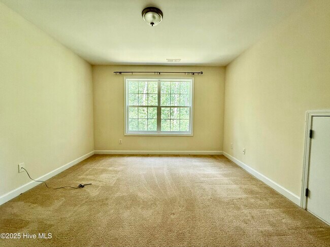 Building Photo - 410 Harkness Cir