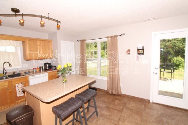 Building Photo - 4401 Clifton Dr