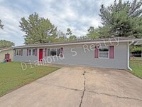 Building Photo - Completely Remodeled 4 Bedroom Home in Nixa!