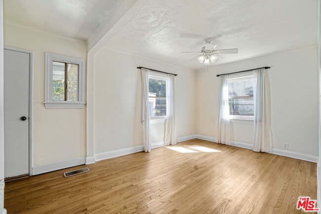 Building Photo - 2038 Malcolm Ave