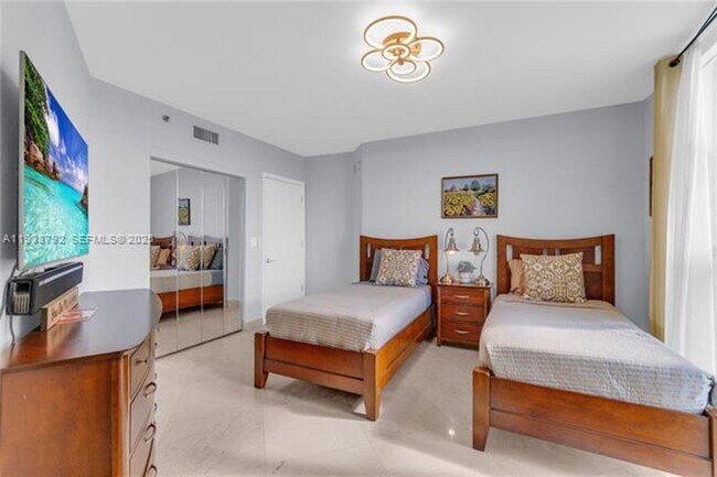 Building Photo - 19111 Collins Ave