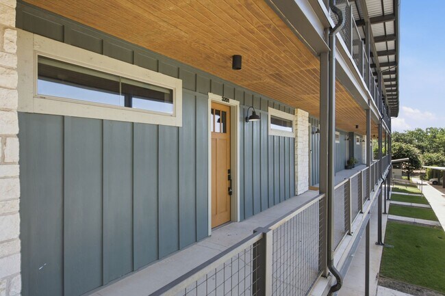 Building Photo - 4704 Sunset Trail