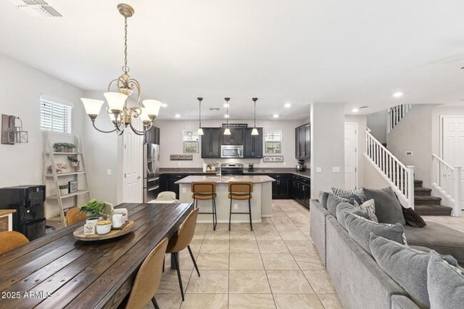 Building Photo - 3 Bedroom 2.5 Bathroom Paseo Place Home