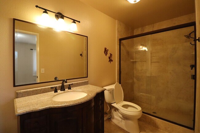 Building Photo - Great Southpoint Estates Home