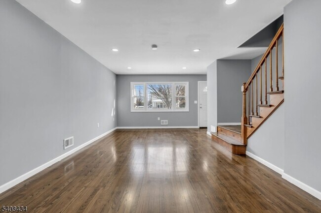 Building Photo - 417 Highland Pl