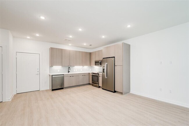 Primary Photo - 4802 S Congress Ave