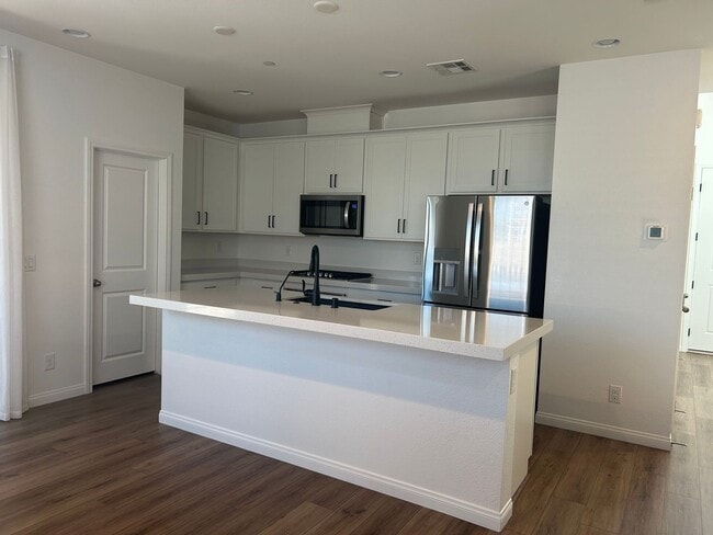 Building Photo - Beautiful 2 story home in Skye Canyon