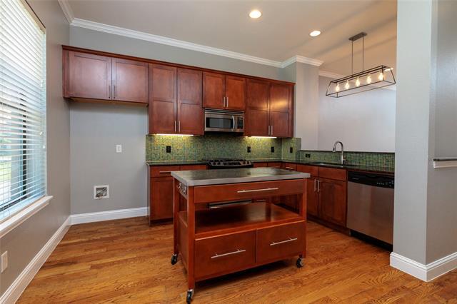 Building Photo - 724 Skyline Bluff Ct