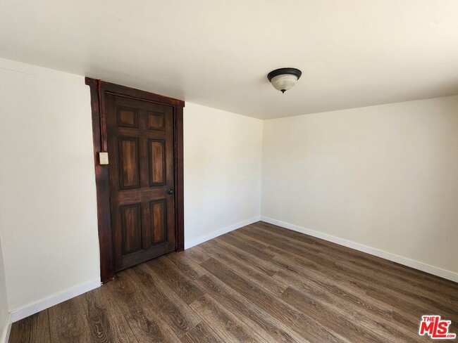 Building Photo - 809 Talmadge Rd