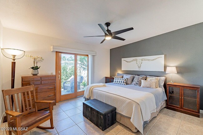 Building Photo - Charming Northwest 2 Bed. 2 Ba. Townhome  ...