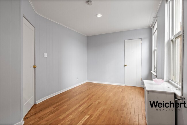 Building Photo - 800-802 KENNEDY Blvd