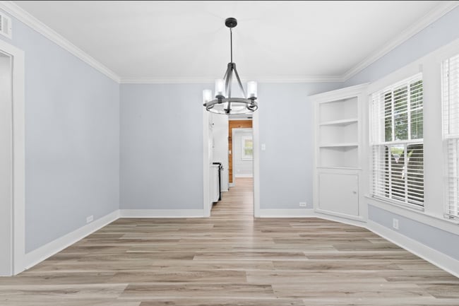 Building Photo - Updated 3-Bed, 2-Bath Home on Private Road...