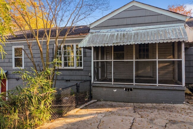 Building Photo - Cute 3 bedroom, 1 bath house in Homewood!