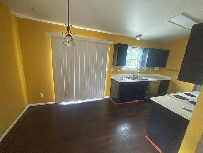 Dining Nook and Kitchen - 970 Apollo Ct