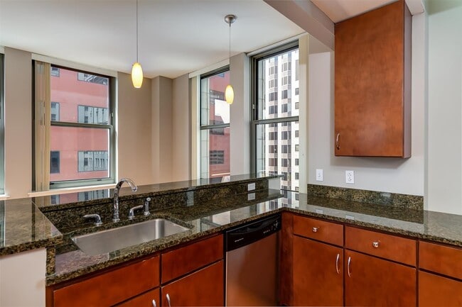 Building Photo - 314 N Broadway