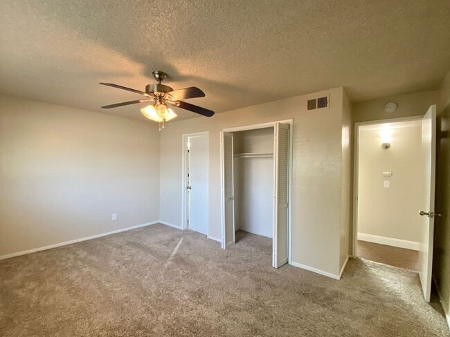 Building Photo - $2,150 Gettysburg & Minnewawa, 3 Bedroom - Across From Tarpey Elementary