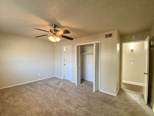 Building Photo - $2,200 Gettysburg & Minniewawa, 3 Bedroom - Across From Tarpey Elementary