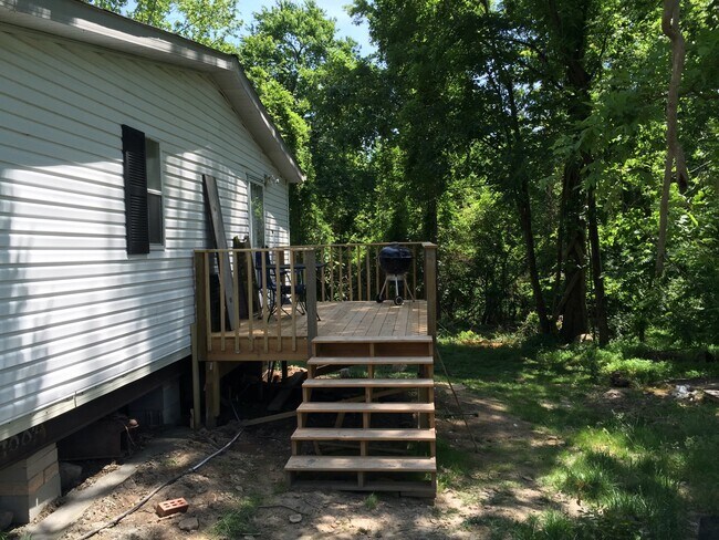 Building Photo - 277 Taylor Rd