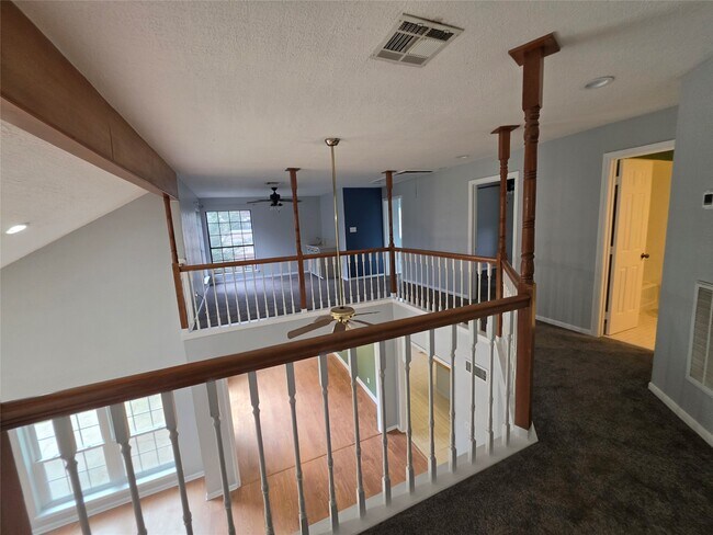 Building Photo - 19507 Oak Station Dr