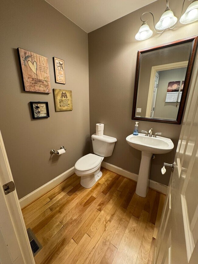 Building Photo - 4bd/2.5ba Sammamish Home