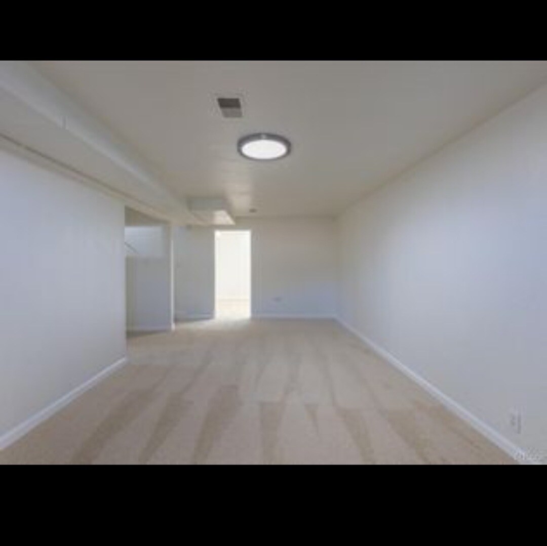 Building Photo - 10454 Grant Dr