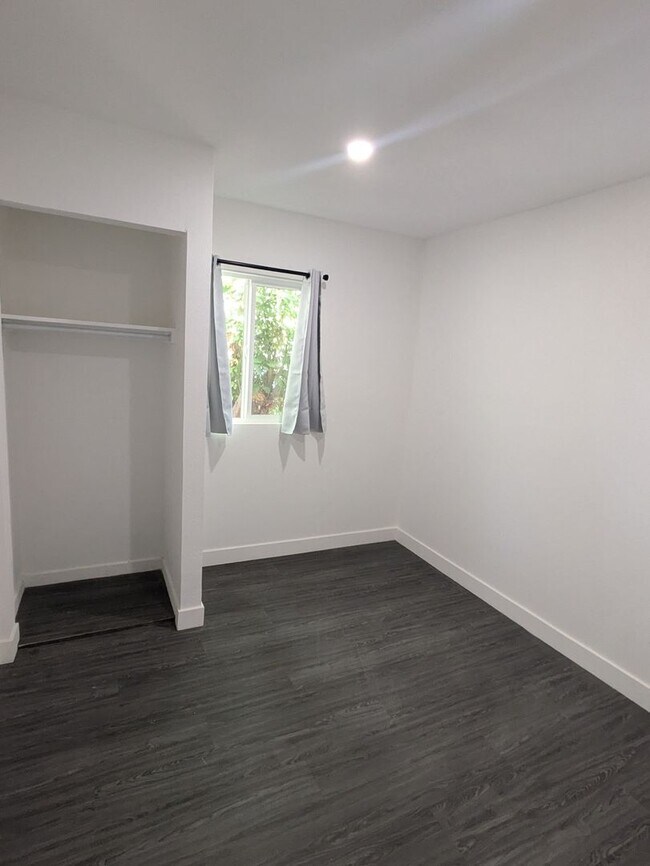 Building Photo - Wonderful 3-bedroom: