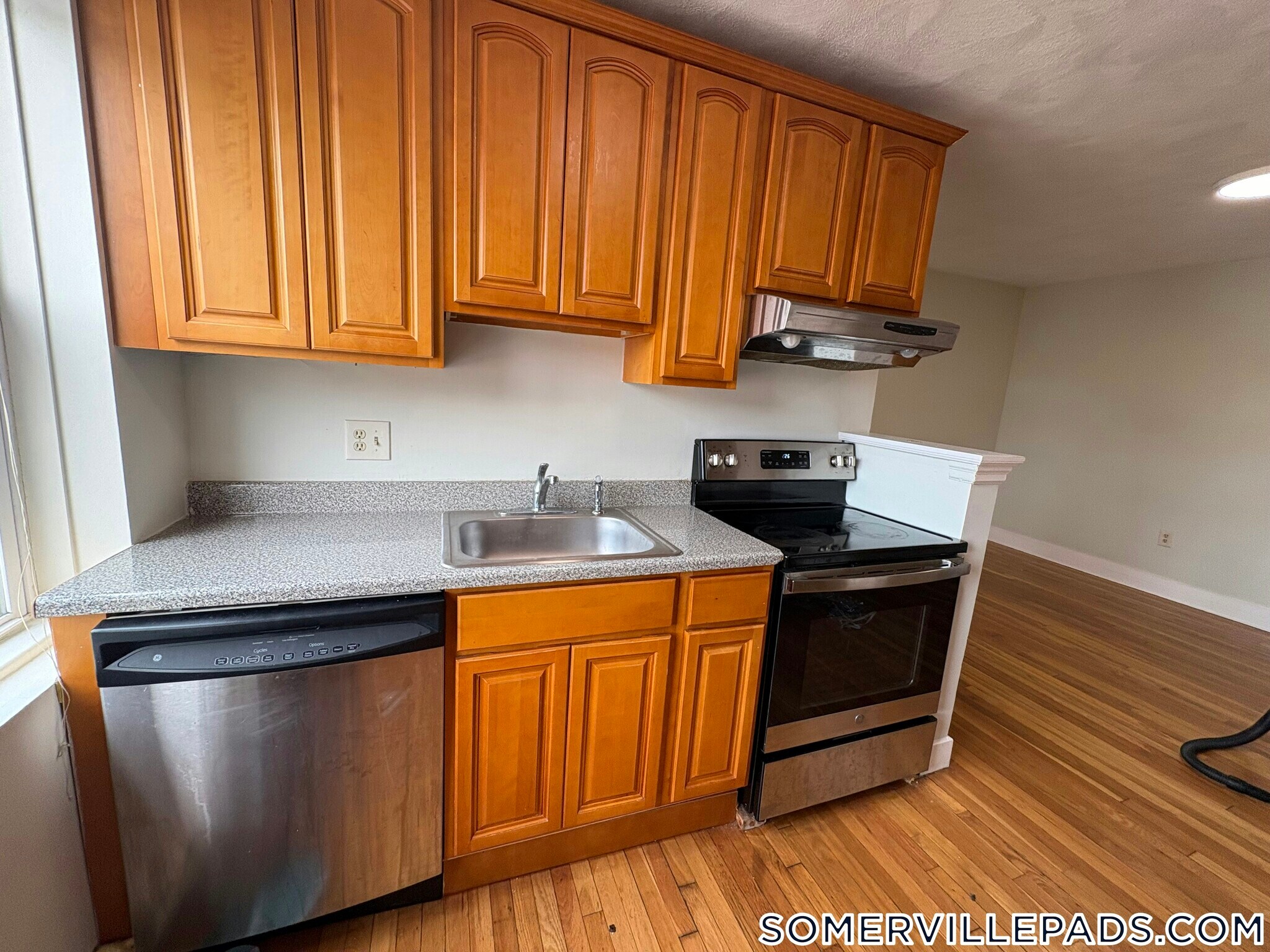 Building Photo - 402 Highland Ave