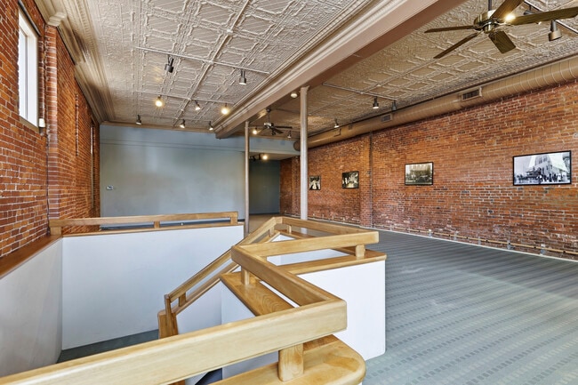 Building Photo - 4400 Laclede Ave