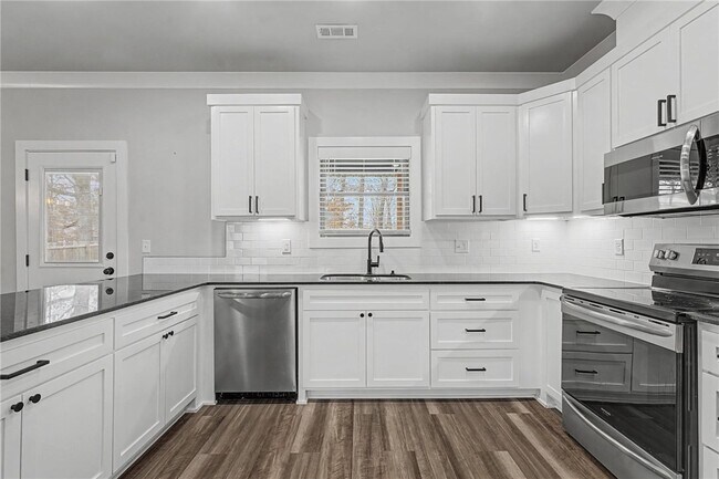 Building Photo - 2 Creetown Ln