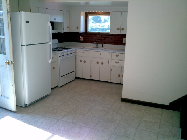 Building Photo - 10 Ocean Ave