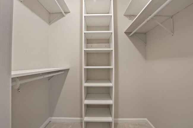 Building Photo - Charming 2-Bedroom, 2-Bathroom Rental with...