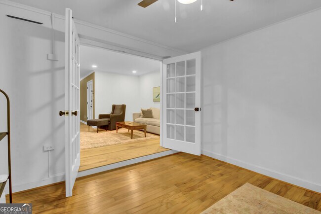 Building Photo - 12 Vista Square NW