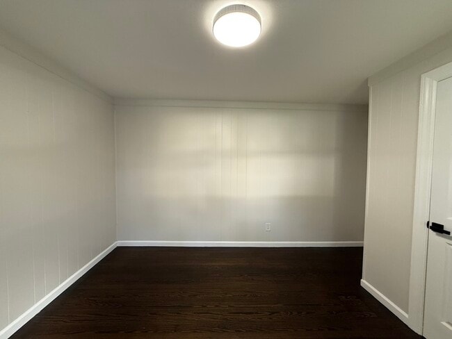 Building Photo - 1050 Alexander Dr