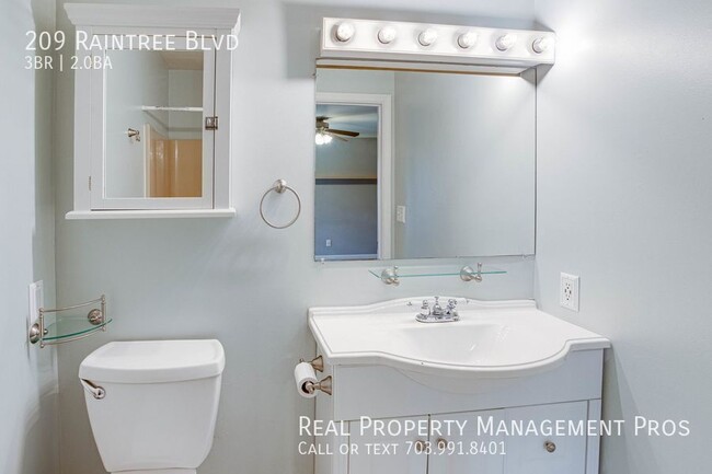 Building Photo - 209 Raintree Blvd