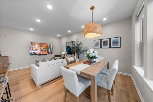 Building Photo - 105 Robeson St