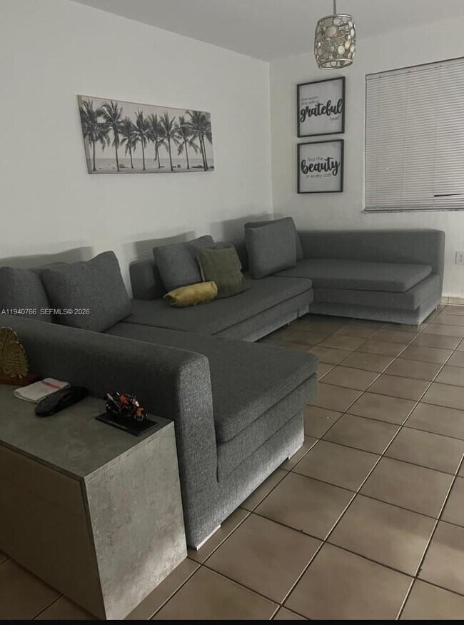 Building Photo - 4655 Palm Ave