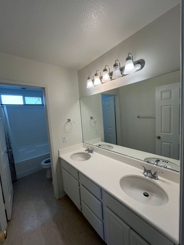 Building Photo - 11158 Picard Pl