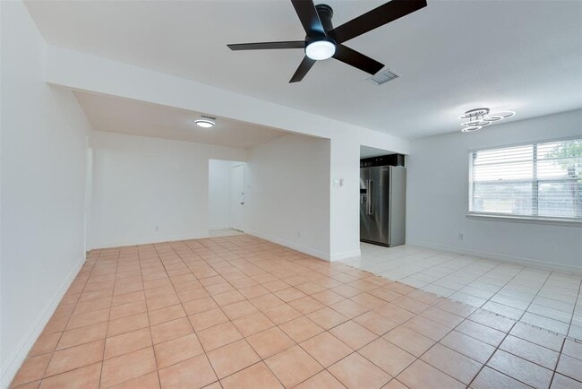 Building Photo - 2413 Woodgate St