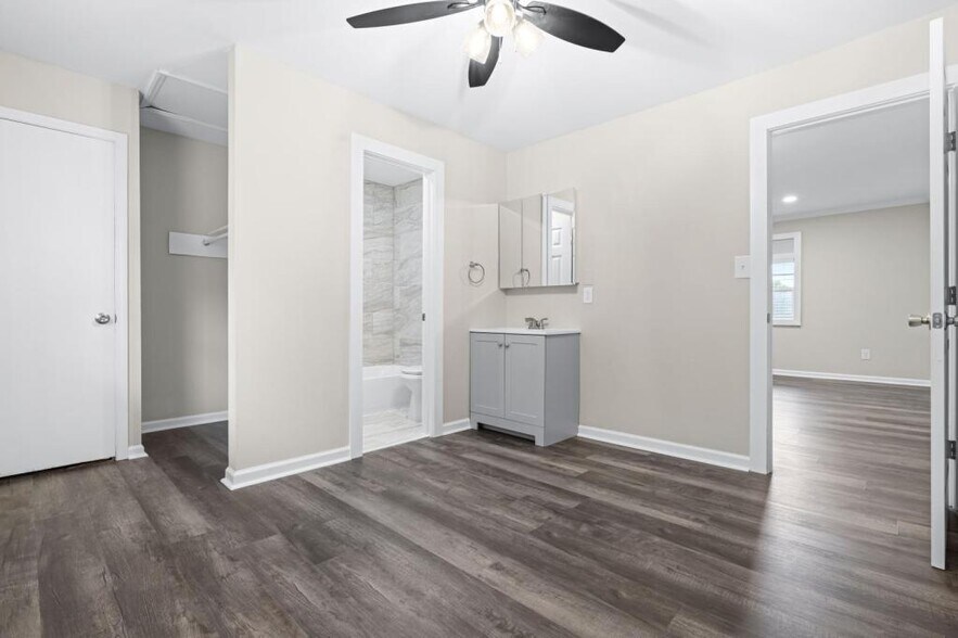 Building Photo - Parkside at Davie